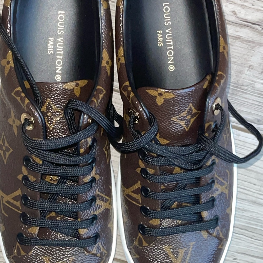 Only wore once ! Authentic - Picture 4 of 6